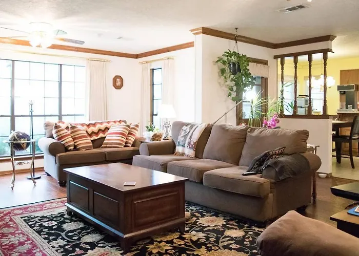 2 Room Luxury Suite Near Airport & The Woodlands