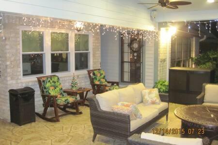 2 Luxury Near Airport & The Woodlands
