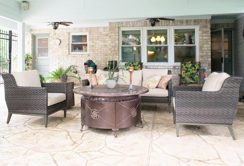 2 Luxury Near Airport & The Woodlands Houston